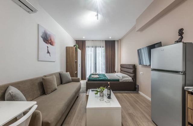 Comfy City Center Studio Apartment - City View