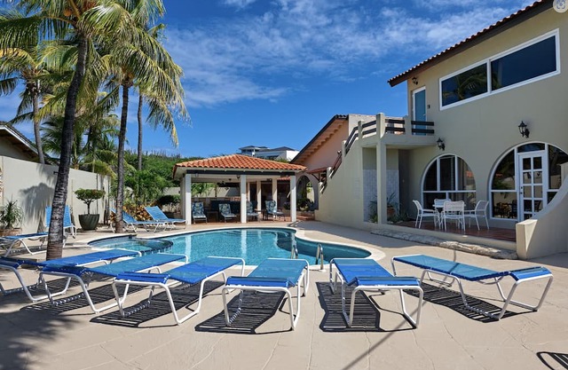 Great Location, Pool, Walk to the Beach, Best Snorkeling, Perfect for Families