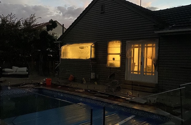 House with a heater pool for use all year round. 4 car parks available off road