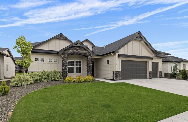 *Large* Nampa Family Home, Relocation, Corporate,