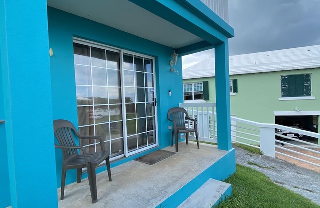 Lovely 1 bedroom, 1 bath Apartment close to Airport