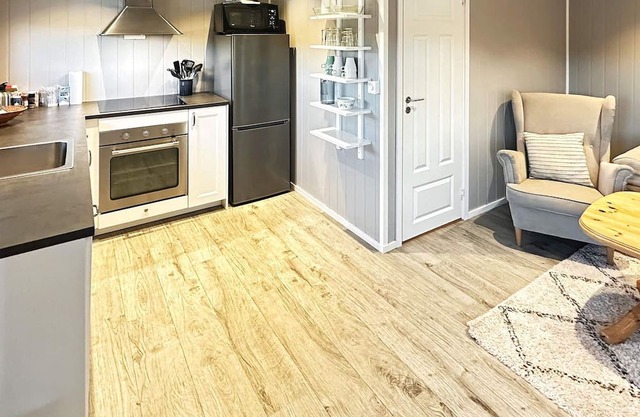 6 person holiday home in Hornnes