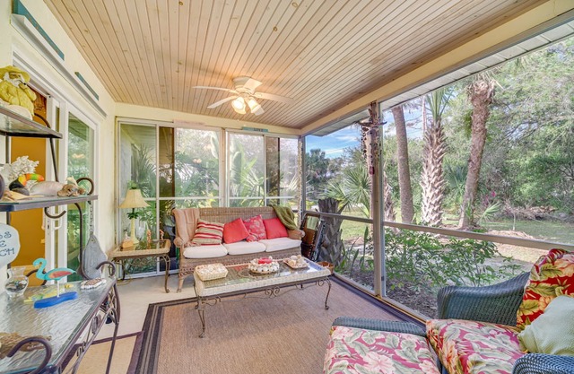 Sebastian Home w/ Screened Lanai: 8 Mi to Beach!