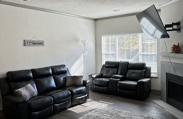 Cozy Fireplace Queen Bed RDU Pad