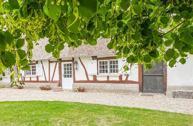 Charming and beautiful Norman half-timbered longhouse in idyllic countryside In the heart of the Eur