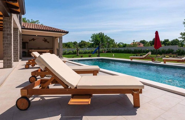 Villa Mercedes is a nice newly built holiday home with swimming pool near Labin.