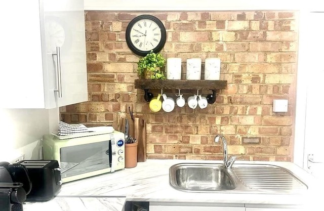 Nice and Cosy Large Studio Near Luton Airport