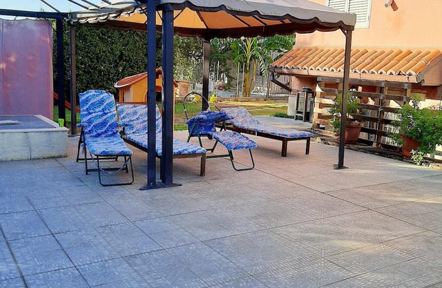 Homerez - Villa 8 km away from the beach for 6 ppl. with shared pool at Augusta