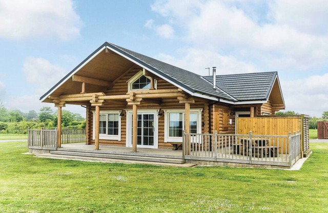 Outstanding, spacious and contemporary two storey lodge.
