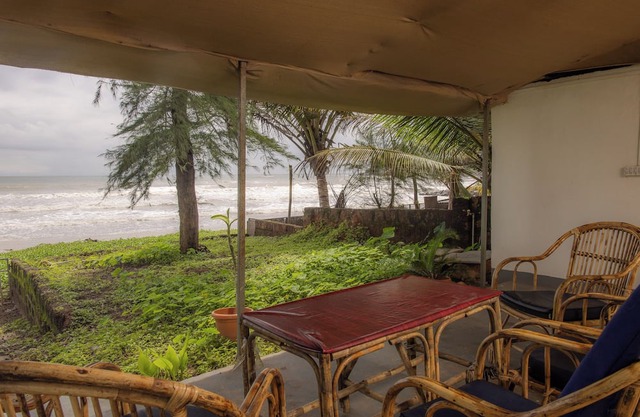 Charming 2-bedroom villa in on Talpona beach with AC, wifi, parking