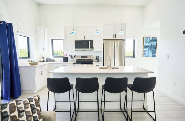 Sail Away - Charming apartment with AC in Old Man Bay