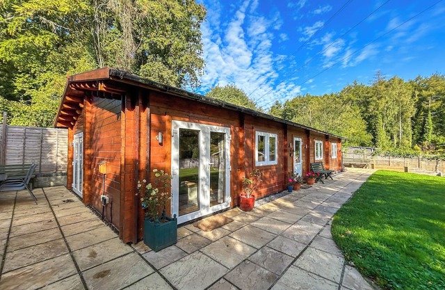 2 bedroom accommodation in Sevenoaks