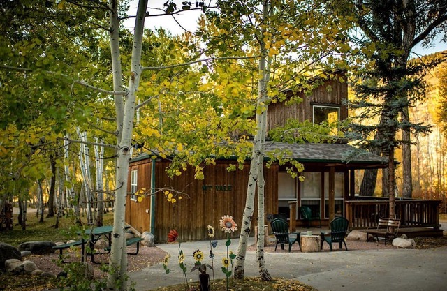 Secluded Getaway with Mountain Views along the Arkansas River in Colorado