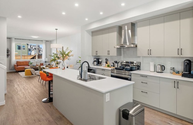 Modern 3BedRoom/4Bedrooms with Arcade Room-Close to to Banff/Winsport-Sleep6