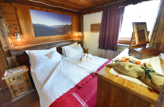 Room 'Tantané' with Mountain View, Shared Garden and Wi-Fi