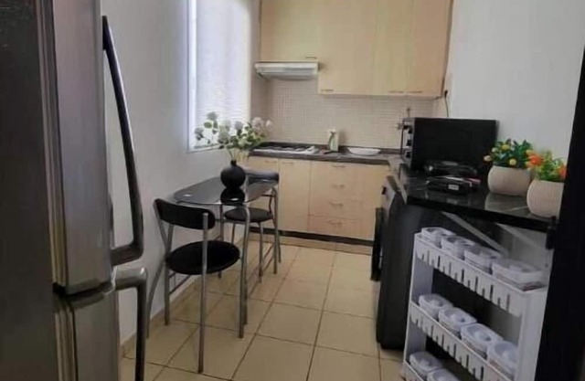 Studio with Free Parking