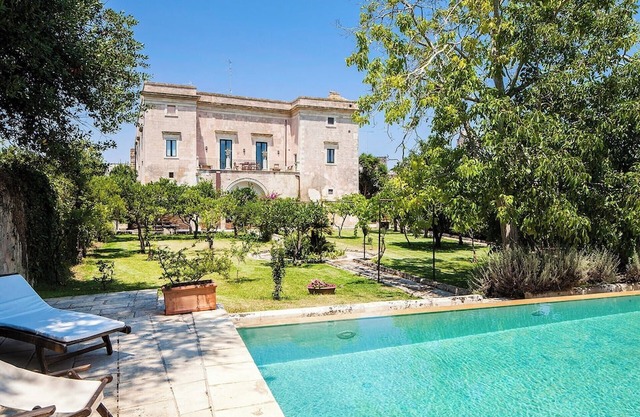 Palazzo Colucci - Four Bedroom Villa, Sleeps 8