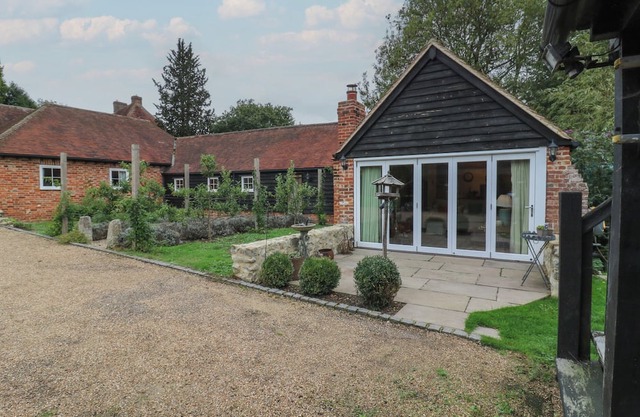 THE PIGGERY, with open fire in Kings Hill