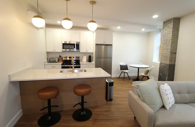 5-Min Wynn Hospital 1-bedrm LUX Loft Apt Free Parking In-Unit Laundry Quiet