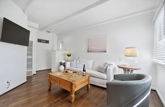 Malibu, Carbon Beach - Suite One