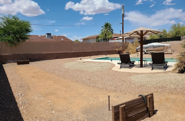 Charming 3-bedroom house with AC and WiFi in enchanting Lake Havasu City