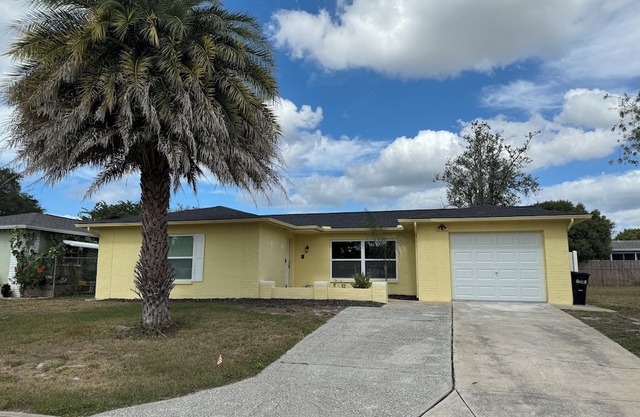 nCozy Gulf Coast Getaway 3 BR 2 BA house in charming Port Richey with WiFi, AC.