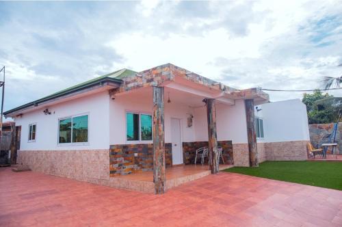 7 Palms Bungalow