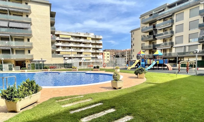La Pineda Apartment | MALDIVAS III NEXT TO THE BEACH WITH SWIMMING POOL AND HEATED
