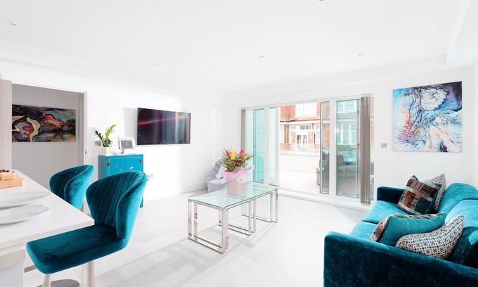 Newquay City Centre Apartment | 28 Cliff Edge - an apartment that sleeps 3 guests in 1 bedroom