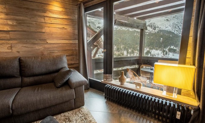 Meribel Centre Apartment | Grands Sorbiers 6: premium apt route de la Renarde