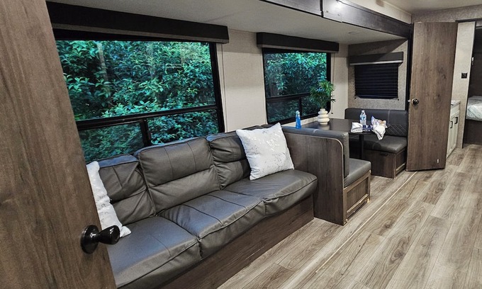 Taylor House | Rv close to samsung plant. 13 minutes. All include.