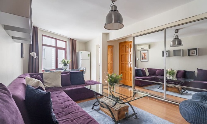 Osmanbey Apartment | Central Flat with Balcony and Terrace in Sisli