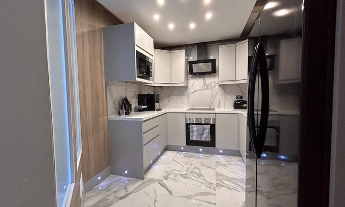 Limerick City Centre Apartment | Get teleported to this magic world in one click !