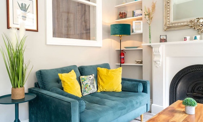 Bath Apartment | WiFi | Near Major Attractions