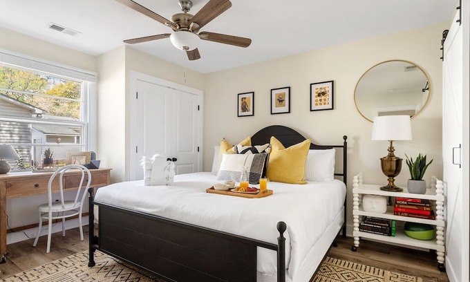 North Charleston House | Under The Live Oaks: Where Tranquility Abounds