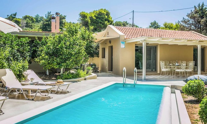 Argostoli Town Villa | Villa Fanari - This villa includes an private pool, WIFI & A/C