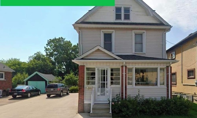 Niagara Falls House | Ultra Close to the Falls