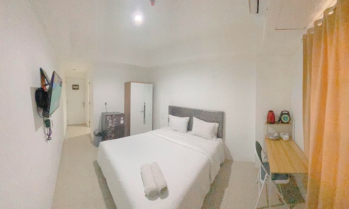 Jatingaleh Apartment | Simple White Accent Studio At Apartment Paltrow City