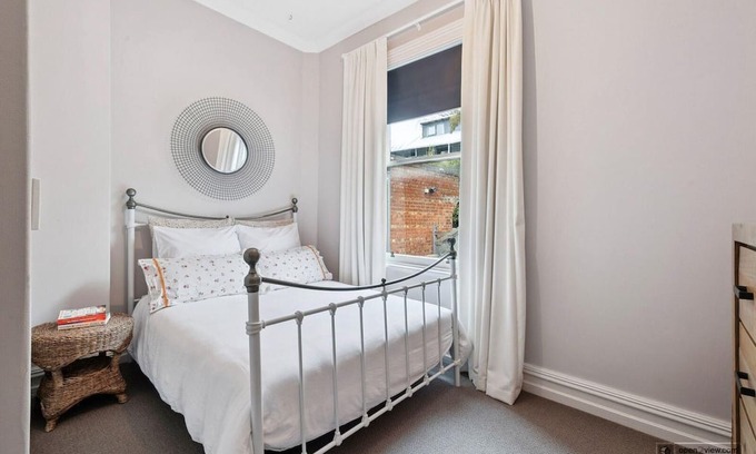 Dunedin City Centre Villa | Villa on Rattray