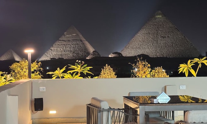 Al Haram House | Charming Hotel with Stunning Panorama View of the Great Giza Pyramids,