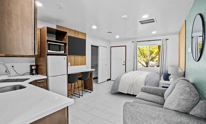 Safford Apartment | Peppertree Studios D9