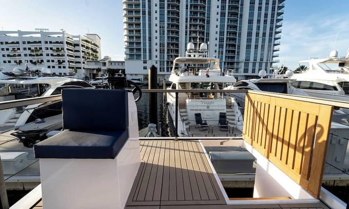 Sausalito Boat Rental | Charming house boat with 2 bedrooms and WiFi, AC in brilliant Sausalito