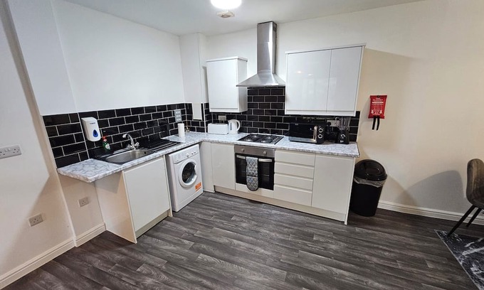 Canning Town Apartment | 3bed apt by Canning Town stn, 10 mins to Canary Wharf, O2, Excel, & City Airport