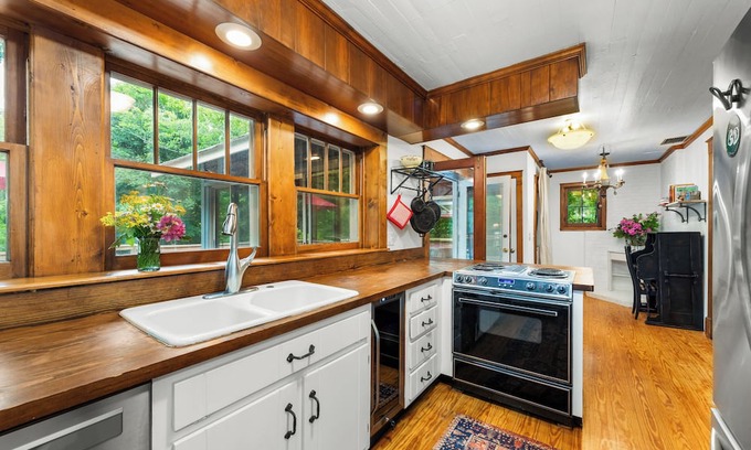Mentone Cottage | The Aviary At Downtown Mentone