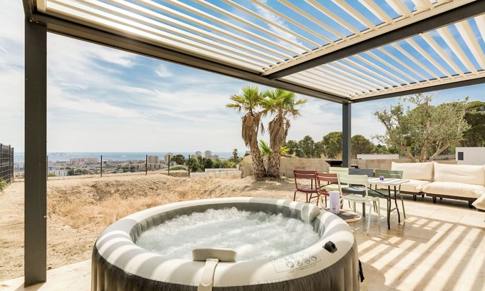 Les Aygalades Villa | VILLA 50 SHADES OF BLUE, EXCEPTIONAL VIEW