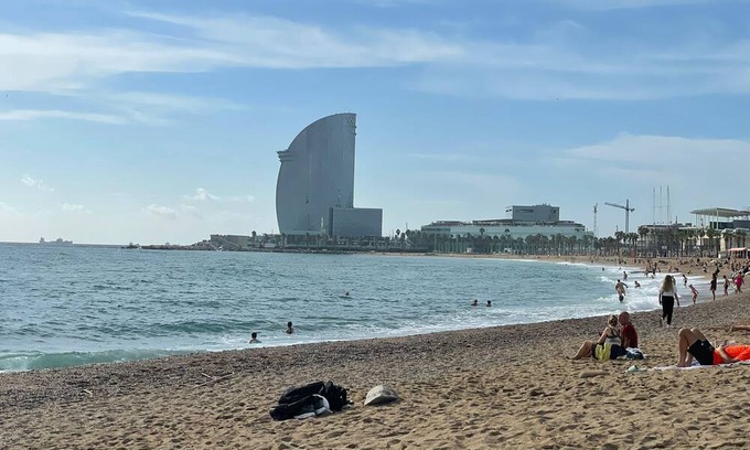 Barceloneta Apartment | Sunny studio 1 min from the BEACH