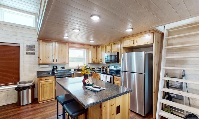 Paige House | Cozy cottage with private pond, covered deck, + wifi