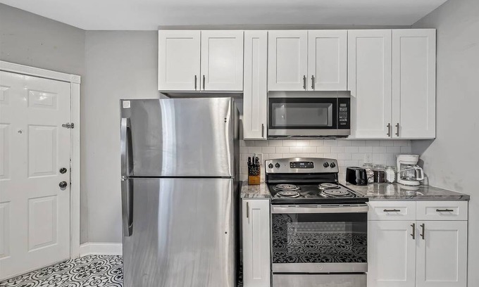 Tower Grove South House | Beautiful Tower Grove Unit, Recently Renovated 2N