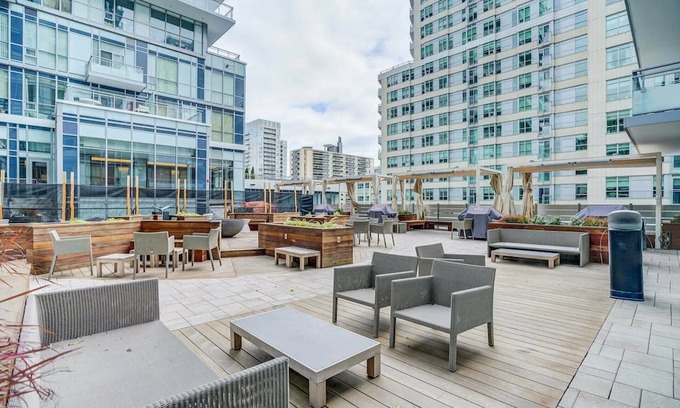 Yonge-Eglinton Apartment | Spacious 2+1 Bedroom in Luxury Building with Access to LCBO, Loblaws, Starbucks