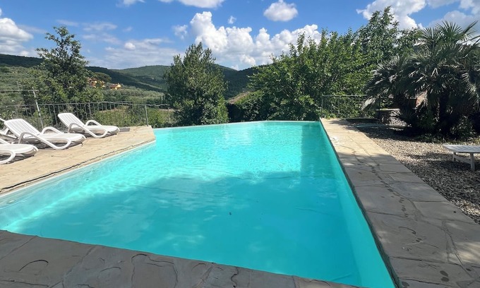 Pieve a Presciano House | Casa Intera in Pietra in Toscana